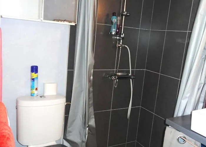 Maisonnette Proche Avec Parking, 4 Personnes - Fr-1-476-105 *